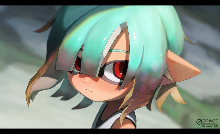 1girl, aqua_hair, blurry, blurry_background, brown_hair, closed_mouth, commentary_request, freckles, gradient_hair, hair_between_eyes, highres, inkling, letterboxed, mechanic_(splatoon_raiders), medium_hair, multicolored_hair, pointy_ears, red_eyes, rupe_oo, solo, splatoon_(series), splatoon_raiders, tentacle_hair, two-tone_hair, watermark
