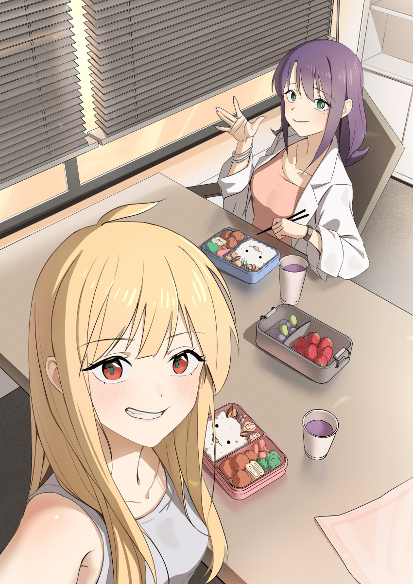 2girls, absurdres, aged_up, ahoge, bell_(akzkfhd45), bento, black_hair, blonde_hair