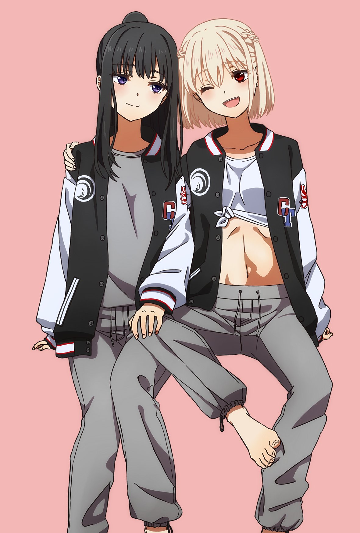 2girls, black_hair, black_jacket, blonde_hair, closed_mouth, commentary_request, grey_pants, grey_shirt, hand_on_another's_shoulder, highres, inoue_takina, jacket, long_hair, lycoris_recoil, midriff, multiple_girls, navel, nishikigi_chisato, no_shoes, open_clothes, open_jacket, open_mouth, pants, pink_hair, ponytail, red_eyes, shirt, short_hair, simple_background, single_bare_foot, teeth, tied_shirt, toes, upper_teeth_only, violet_eyes, white_shirt, yuyu_(oiun461)