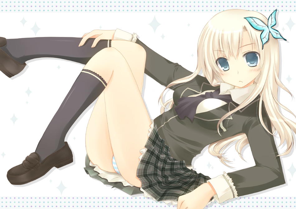 black_legwear, blonde_hair, blush, boku_wa_tomodachi_ga_sukunai, breasts, butterfly_hair_ornament, frown, hair_ornament