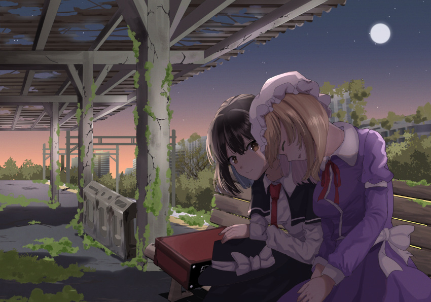 2girls, black_capelet, black_hat, black_skirt, blonde_hair, bow, brown_eyes, brown_hair