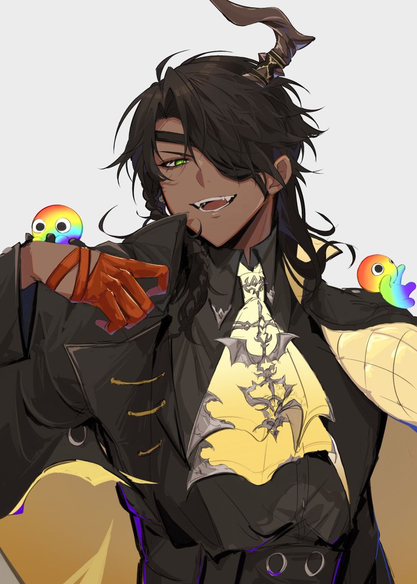 1boy, absurdres, aragami_oga, aragami_oga_(underworld_aristocracy), ascot, black_coat, black_hair, black_shirt, braid, brown_gloves, brown_horns, coat, collared_shirt, commentary, creature, creature_on_shoulder, dark-skinned_male, dark_skin, demon_horns, eyepatch, fangs, gloves, green_eyes, grey_background, highres, holostars, horns, long_hair, male_focus, mg_ytm, official_alternate_costume, omaesan_(aragami_oga), on_shoulder, open_mouth, shirt, side_braid, single_braid, single_horn, smile, untranslatable_commentary, upper_body, virtual_youtuber, yellow_ascot