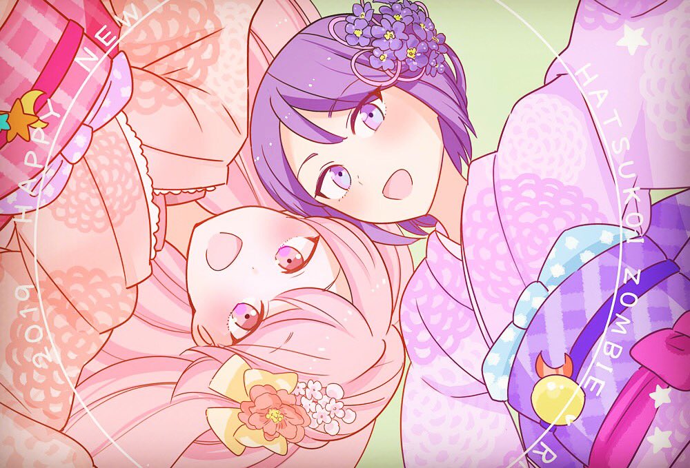 2019, 2girls, :d, bow, commentary_request, copyright_name, crescent, eve_(hatsukoi_zombie), flower, green_background, hair_bow, hair_ornament, happy_new_year, hatsukoi_zombie, ibusuki_ririto, japanese_clothes, kimono, long_hair, looking_at_viewer, minenami_ryou, multiple_girls, official_art, open_mouth, pink_eyes, pink_flower, pink_hair, pink_kimono, purple_flower, purple_hair, purple_kimono, short_hair, simple_background, smile, violet_eyes, yellow_bow