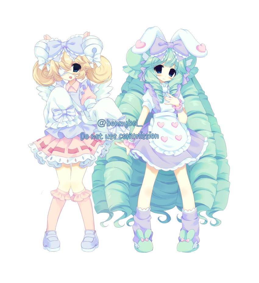 2000s_(style), 2girls, :3, :d, \||/, animal_ears, animal_slippers, apron