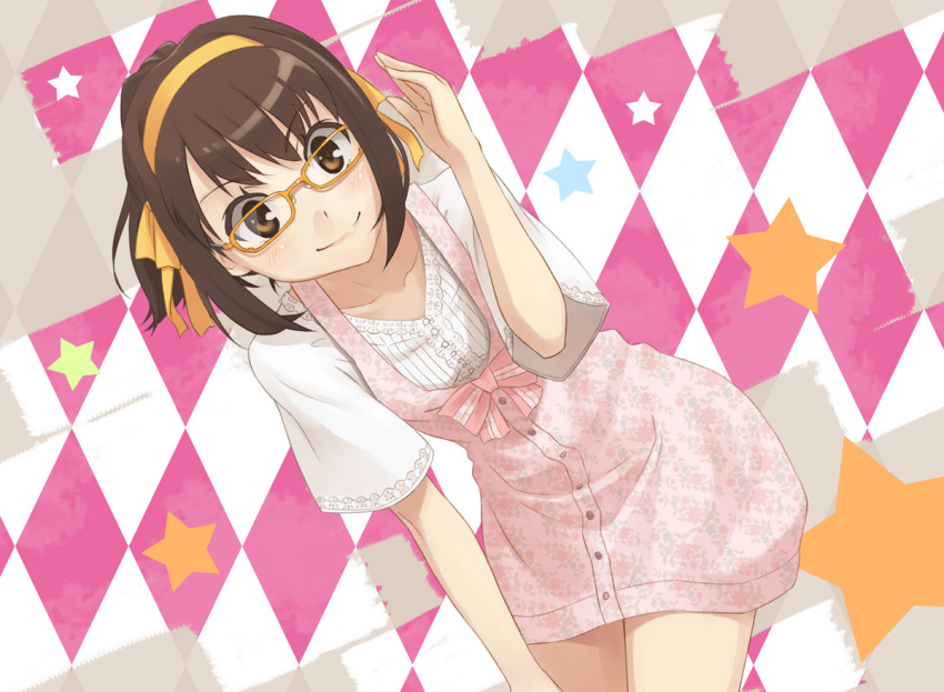alternate_hairstyle, argyle, argyle_background, bespectacled, blush, brown_eyes, brown_hair, collarbone