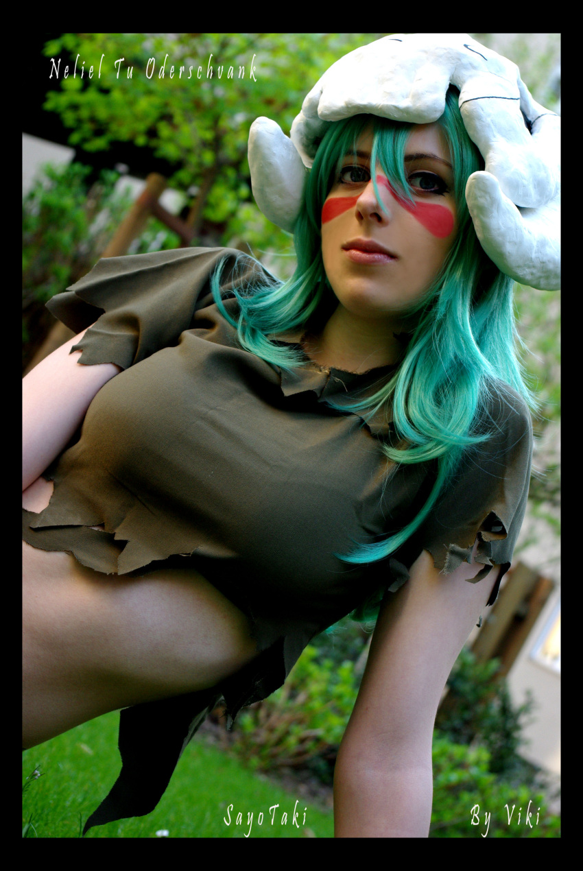 a-pumpkin, absurdres, aqua_hair, arrancar, bleach, bodypaint, breasts, cosplay, espada, highres, hollow, long_hair, midriff, nelliel_tu_odelschwanck, nelliel_tu_odelschwanck_(cosplay), non-asian, photo, skull, solo, torn_clothes