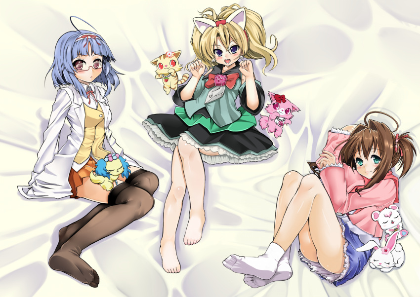 ahoge, animal_ears, barefoot, bunny, cat_ears, feet, footwear, garnet_(jewelpet)