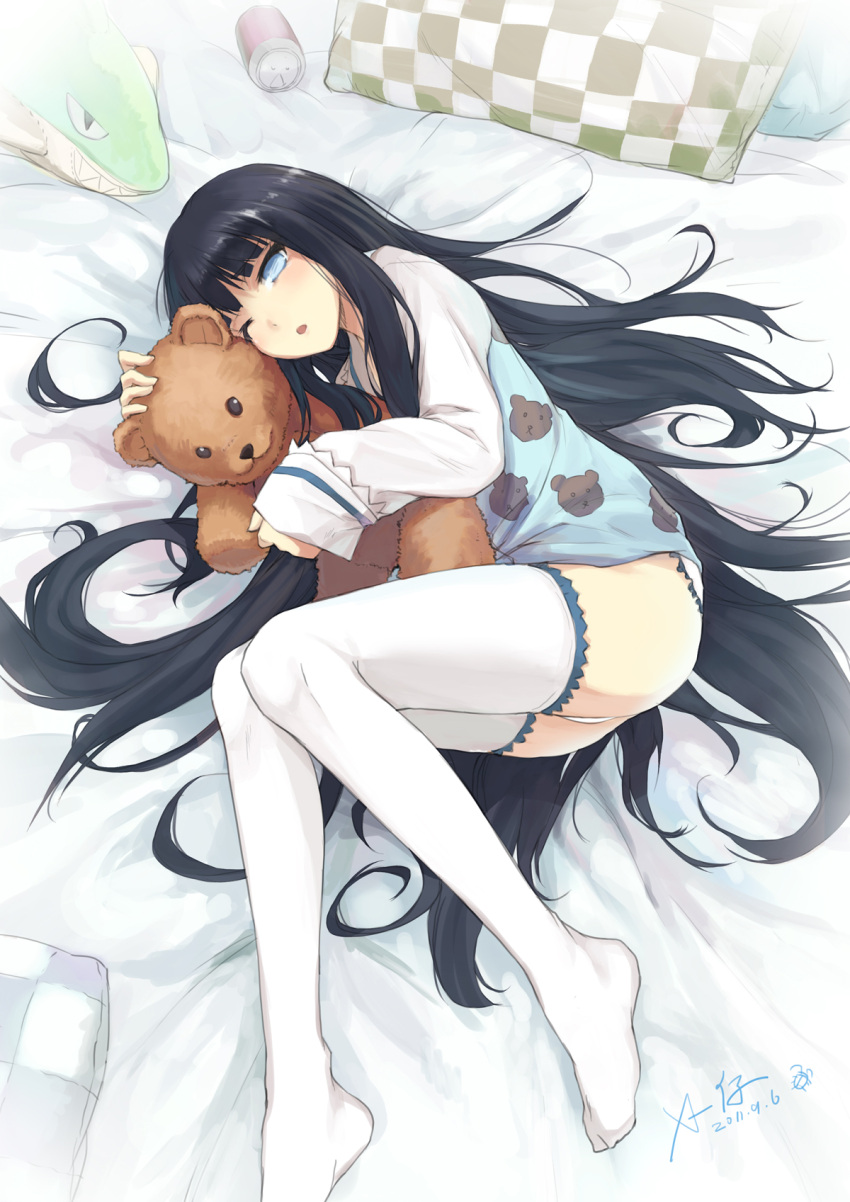blue_eyes, feet, highres, kami-sama_no_memo-chou, legs, long_hair, long_legs, lying