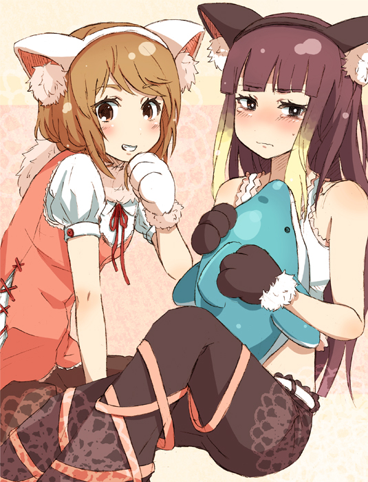 animal_ears, black_eyes, black_hair, brown_eyes, brown_hair, cat_ears, fake_animal_ears, gradient_hair, kinuhata_saiai, kuroyoru_umidori, long_hair, multicolored_hair, multiple_girls, osakana_(youkina_kabe), sakasana_(kaisen_teikoku), smile, stuffed_toy, to_aru_majutsu_no_index, to_aru_majutsu_no_index:_new_testament