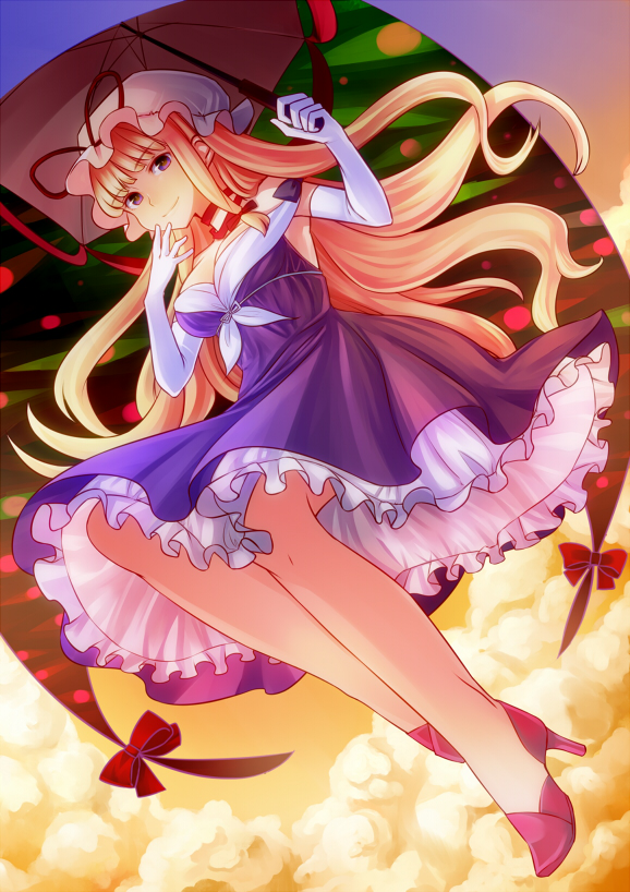 arms_up, blonde_hair, breasts, cleavage, cloud, dress, elbow_gloves, gap, gloves, hand_to_mouth, hat, hat_ribbon, high_heels, large_breasts, legs, long_hair, long_legs, mugishima, purple_dress, purple_eyes, ribbon, shoes, sky, smile, solo, sunset, thighs, touhou, umbrella, violet_eyes, white_gloves, yakumo_yukari