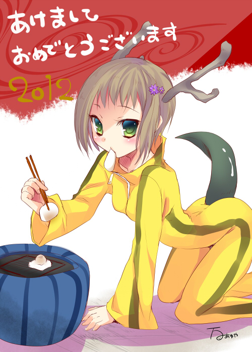 2012, 2012tiger_&amp;_bunny, antlers, bankoku_ayuya, blonde_hair, bruce_lee's_jumpsuit, bruce_lee's_jumpsuit, chopsticks, dragon_girl, dragon_tail, dumpling, flower, food, green_eyes, hair_ornament, hairclip, huang_baoling, kemonomimi_mode, mochi, mouth_hold, nikuman, shichirin, short_hair, shumai, shuumai, signature, solo, tail, tiger_&amp;_bunny, wagashi