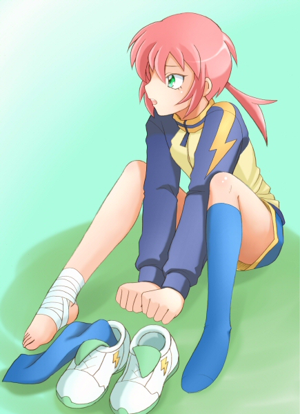 1boy, androgynous, bandage, bandages, barefoot, ebi-rom, feet, green_eyes