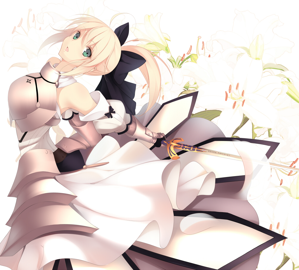 ahoge, armor, armored_dress, bare_shoulders, blonde_hair, bow, caliburn, detached_sleeves