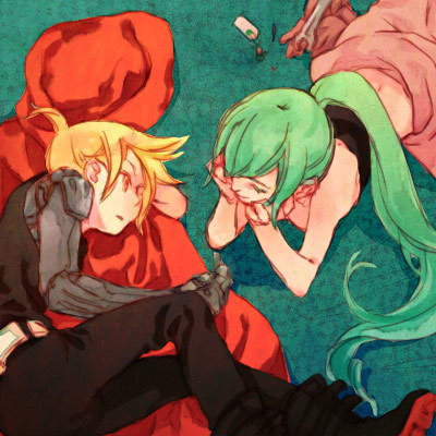 1girl, automail, blonde_hair, cosplay, edward_elric, edward_elric_(cosplay), fullmetal_alchemist, green_hair