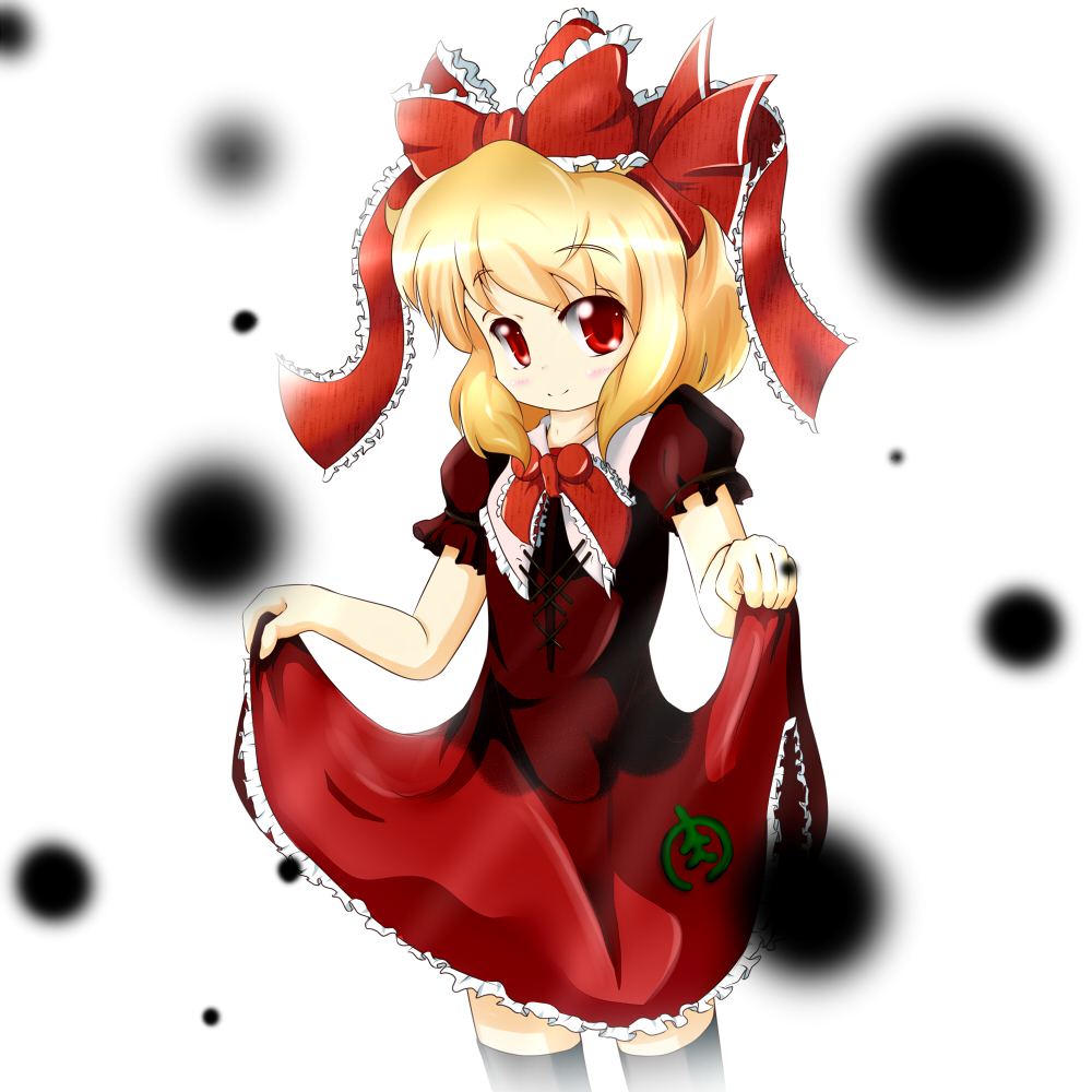 blonde_hair, cosplay, darkness, kagiyama_hina, kagiyama_hina_(cosplay), nori_nori_ex, red_eyes, rumia