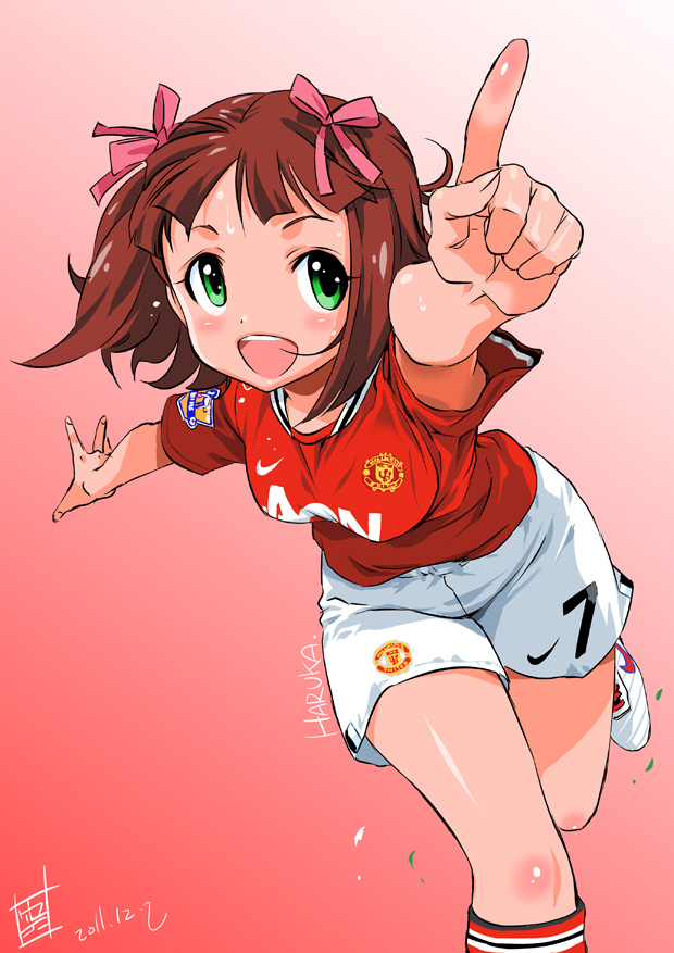 amami_haruka, breasts, brown_hair, dated, footwear, green_eyes, hair_ribbon, idolmaster, inoue_sora, manchester_united, open_mouth, pointing, pointing_up, ribbon, running, short_hair, shorts, soccer_uniform, socks, solo, sportswear, sweat