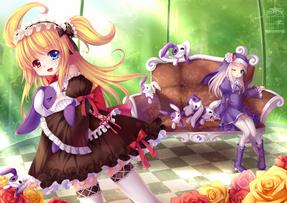 >_<, blonde_hair, blue_eyes, blush, boku_wa_tomodachi_ga_sukunai, bunny, couch, cross