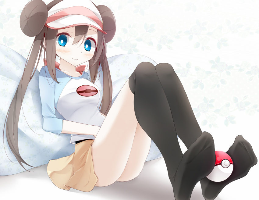 alternate_legwear, black_legwear, blue_eyes, brown_hair, double_bun, feet, female_protagonist_(pokemon_bw2), hat