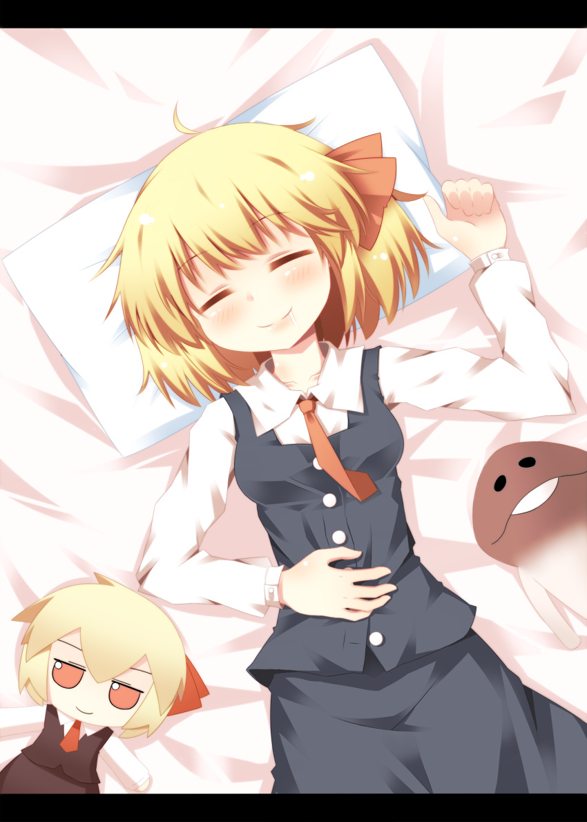 =_=, ^_^, ahoge, blonde_hair, blush, character_doll, closed_eyes, crossover