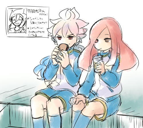 2boys, eating, hakuryuu_(inazuma_eleven), hoda_mitsuhiro, inazuma_eleven, inazuma_eleven_(series), inazuma_eleven_go, long_hair