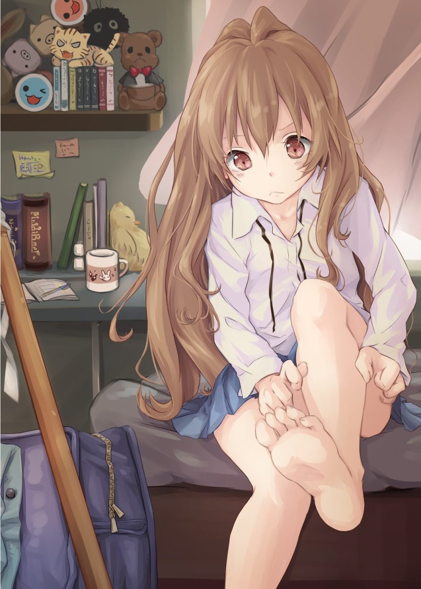 :<, aisaka_taiga, bag, barefoot, bed, black_legwear, blush, book