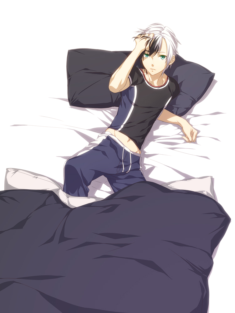 alternate_costume, black_hair, blanket, green_eyes, ludger_will_kresnik, male, multicolored_hair, navel