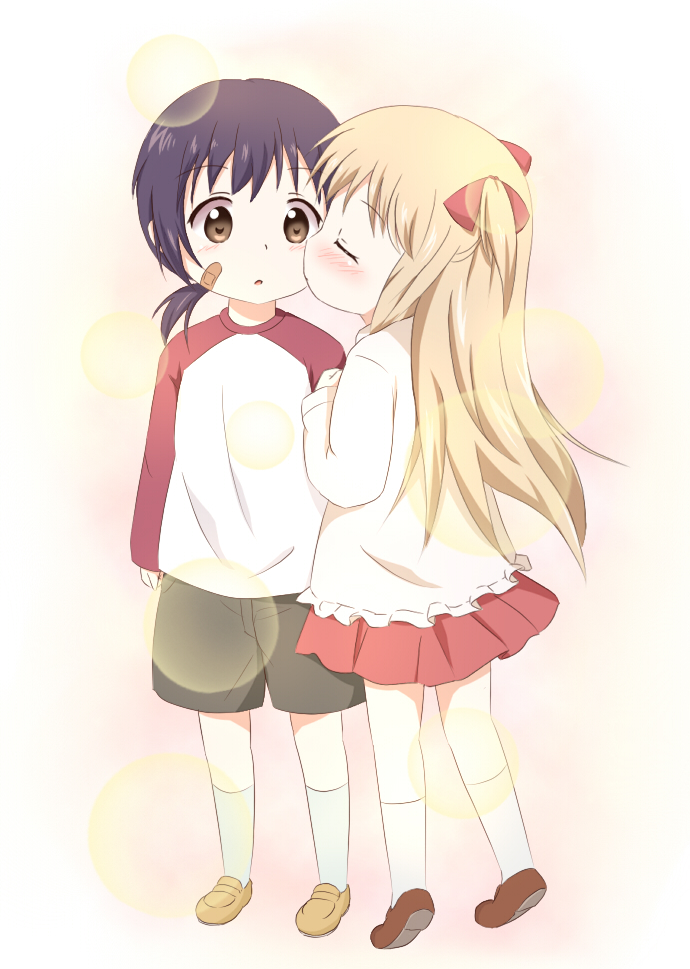 2girls, araki495, bandages, bandaid, black_hair, blonde_hair, blush, bow, brown_eyes, child, closed_eyes, funami_yui, hair_bow, hair_ornament, kiss, multiple_girls, skirt, toshinou_kyouko, twintails, young, yuru_yuri