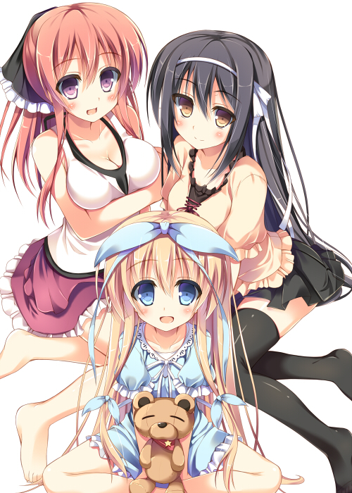 3girls, black_hair, blonde_hair, blue_eyes, brown_eyes, brown_hair, iiyama_momoka, iiyama_riko, iiyama_yuuki, long_hair, multiple_girls, nozomi_tsubame, stuffed_animal, stuffed_toy, teddy_bear, thigh-highs, uchi_no_isourou_ga_sekai_wo_shouaku_shiteru!, violet_eyes