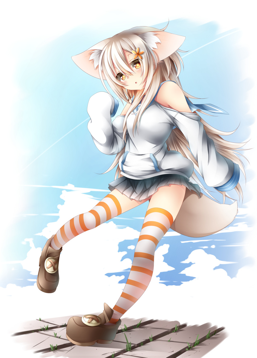 :o, animal_ears, blonde_hair, blush, chabaneko, fang, felt_(inuue_kiyu), hair_ornament, long_hair, original, shoes, sleeves_past_wrists, striped, striped_legwear, tail, thigh-highs, very_long_hair, yellow_eyes, zettai_ryouiki