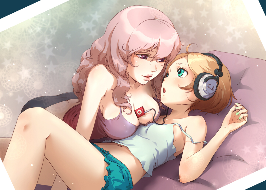 cleavage, headphones, toshi, yuri