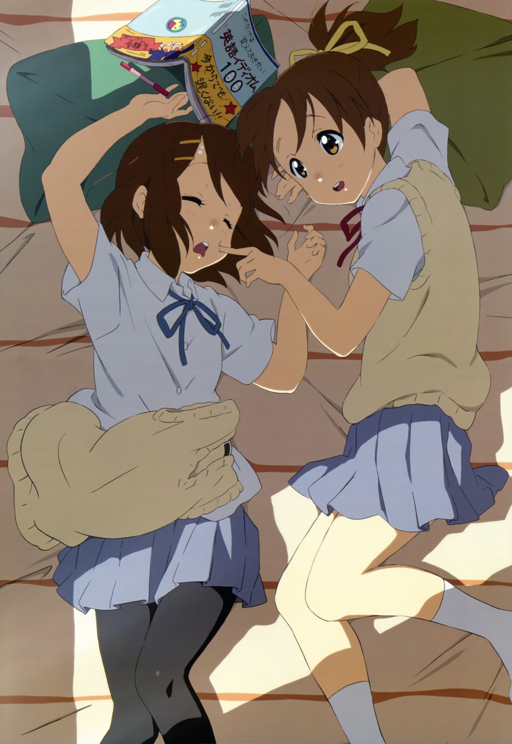 hirasawa_ui, hirasawa_yui, k-on!, nakano_emiko, pantyhose, seifuku, sweater