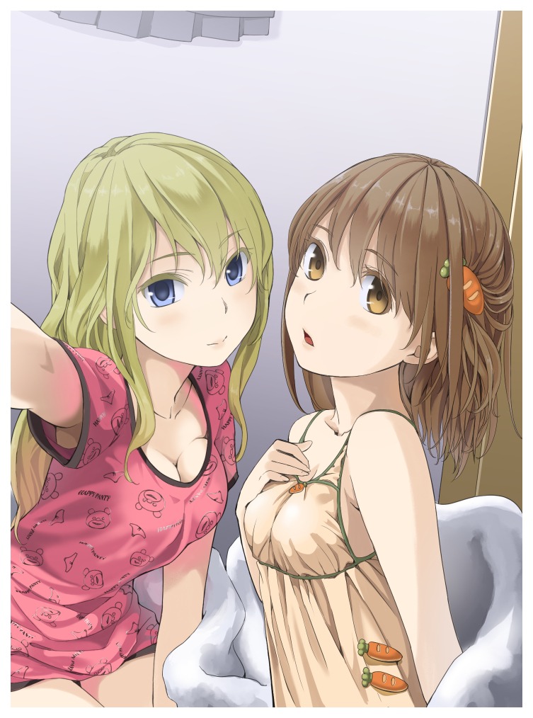 cleavage, pajama, yoropa