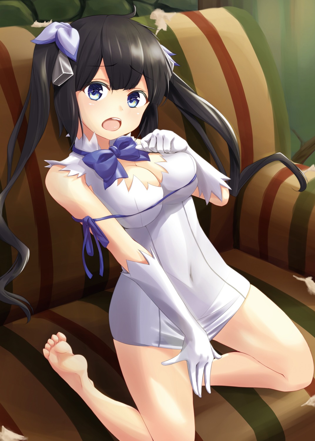amane_mafuyu_(artist), cleavage, dress, dungeon_ni_deai_wo_motomeru_no_wa_machigatteiru_darou_ka, feet, hestia_(danmachi)