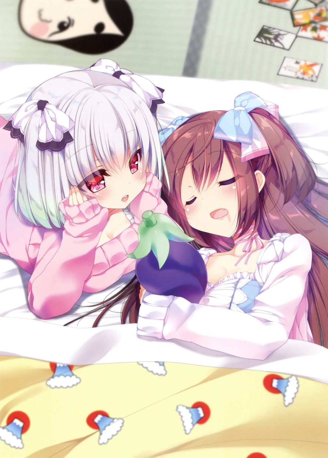 cleavage, sheets, sweater, yukiji_shia