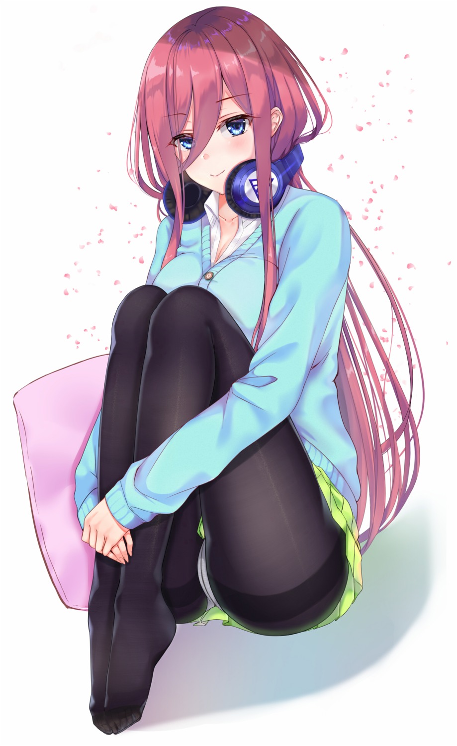 5-toubun_no_hanayome, cleavage, edward_(fushigiboshi_no_futago_hime), headphones, muka_tsuku, nakano_miku, pantsu, pantyhose, sweater
