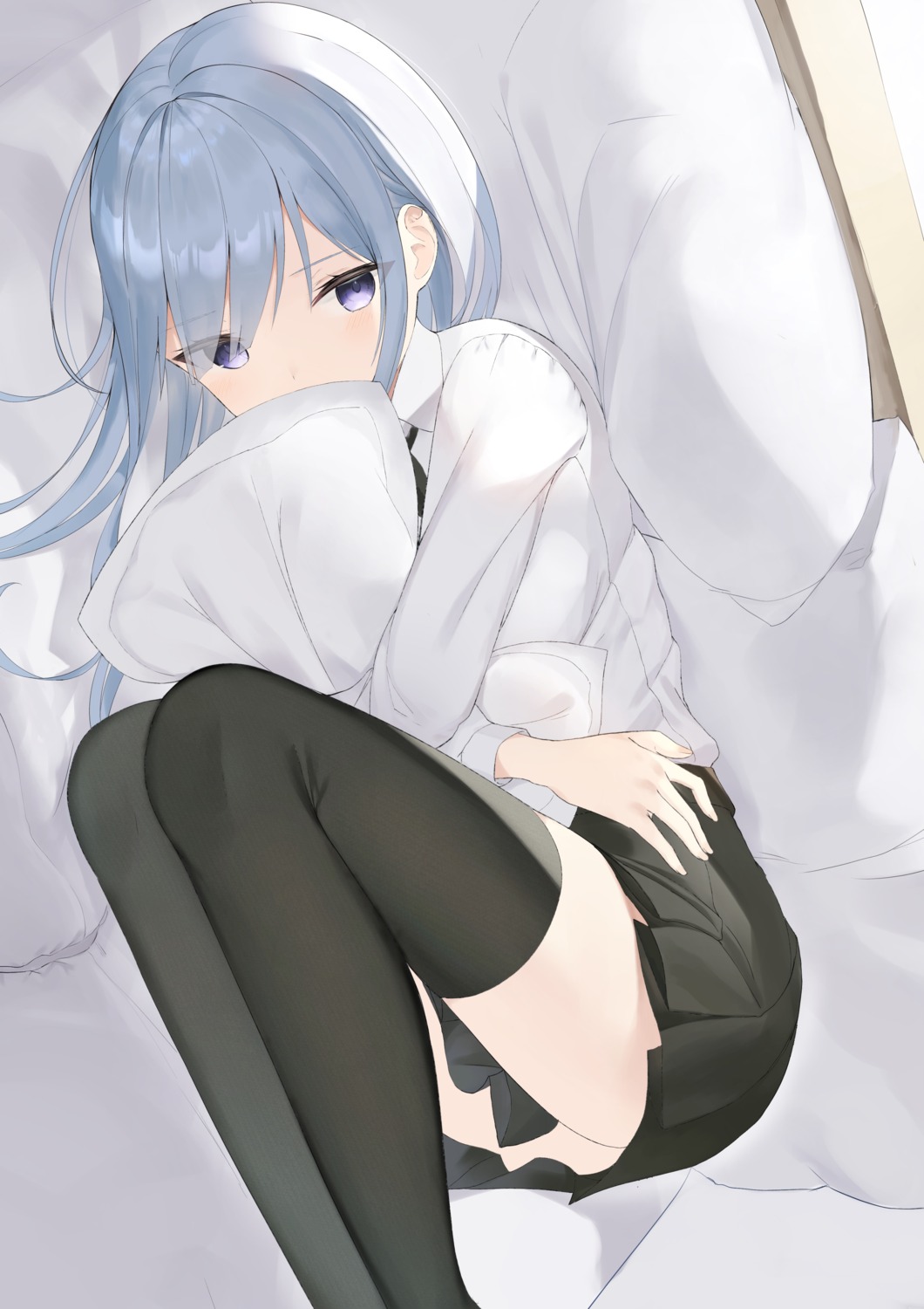 seifuku, skirt_lift, thighhighs, zukan_(db_tyoutyo)