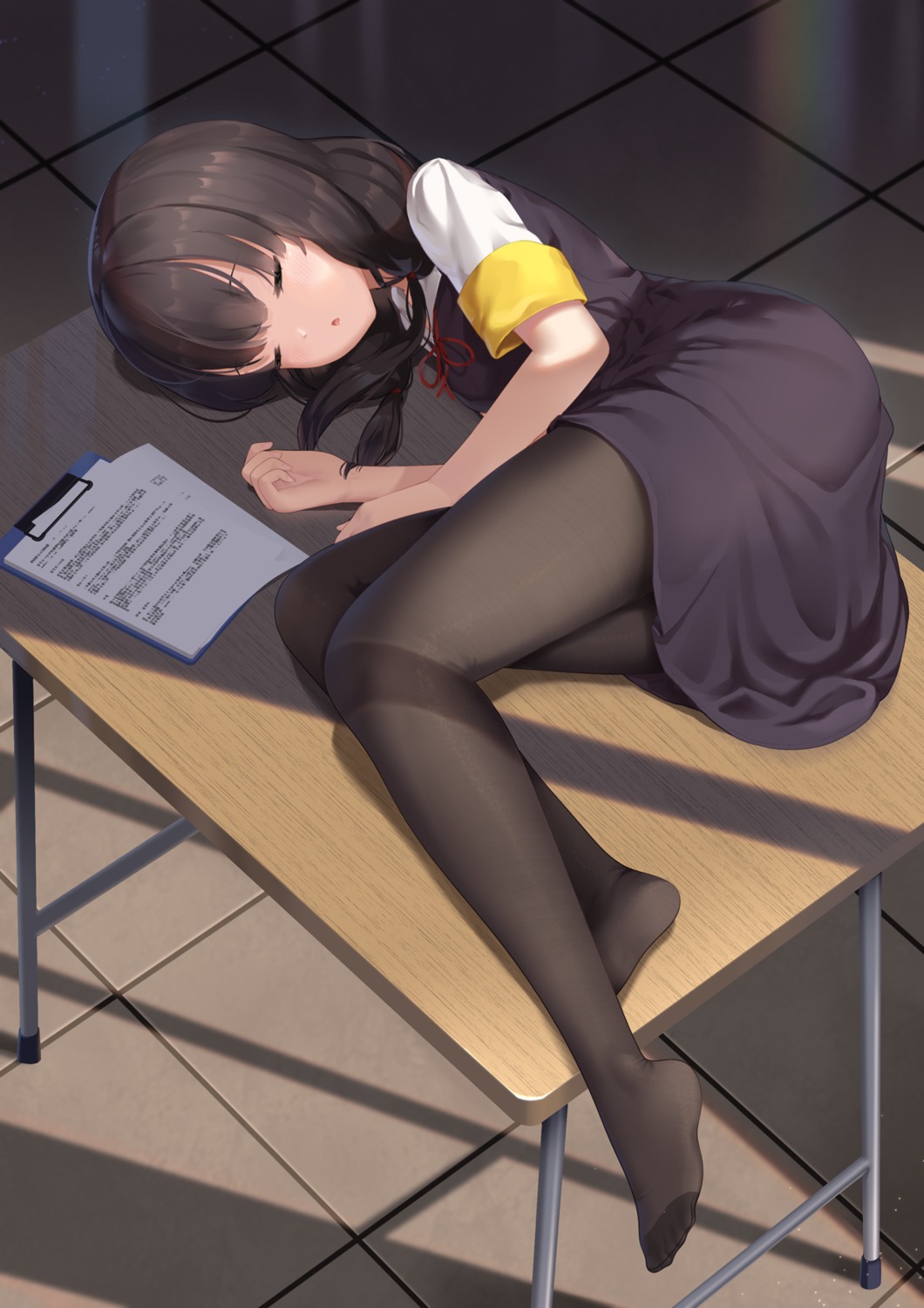 feet, iino_miko, kaguya-sama_wa_kokurasetai_~tensai-tachi_no_renai_zunousen~, pantyhose, seifuku, skirt_lift, too-ye