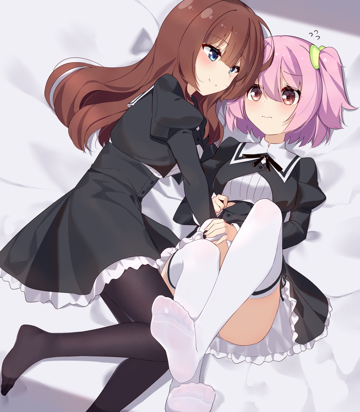 assault_lily, assault_lily_bouquet, ddt_(darktrident), feet, hitotsuyanagi_riri, kaede_johan_nouvelle, pantyhose, seifuku