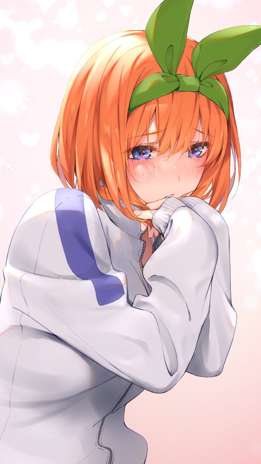 5-toubun_no_hanayome, breast_hold, gym_uniform, nakano_yotsuba, shishamo