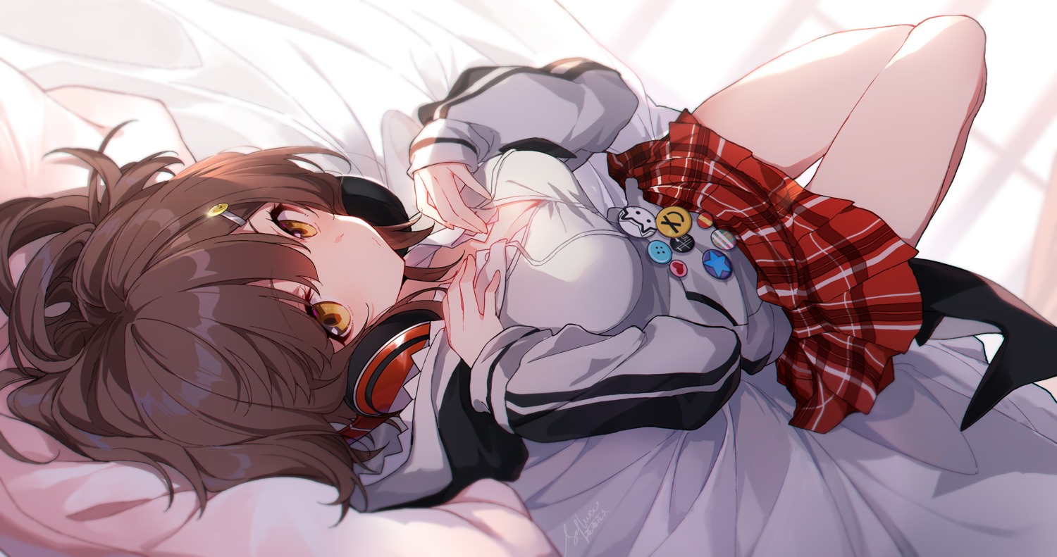 cleavage, headphones, seifuku, skirt_lift, slyvia