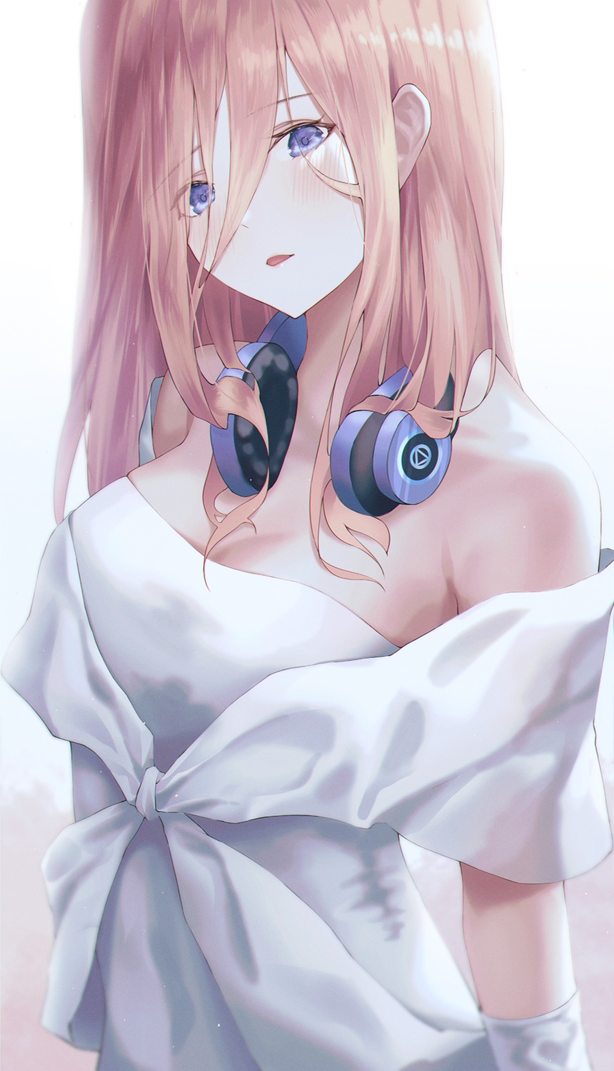 5-toubun_no_hanayome, cleavage, headphones, moda_(mo_da_3), nakano_miku, no_bra