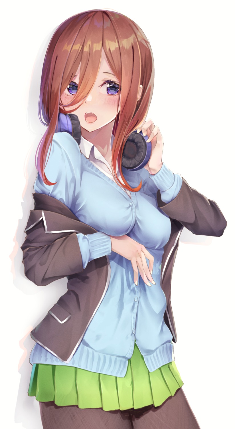 5-toubun_no_hanayome, headphones, nakano_miku, pantyhose, seifuku, sweater, yuunamida_uyu